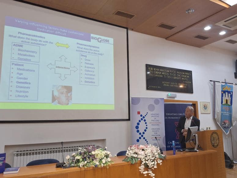 Prof. Dr. Wolfgang Höppner erläutert die Prinzipien der Pharmkogenetik